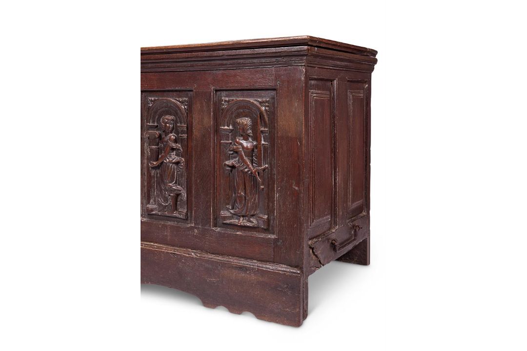 AN OAK COFFER, FLEMISH, 16TH CENTURY - Image 6 of 6