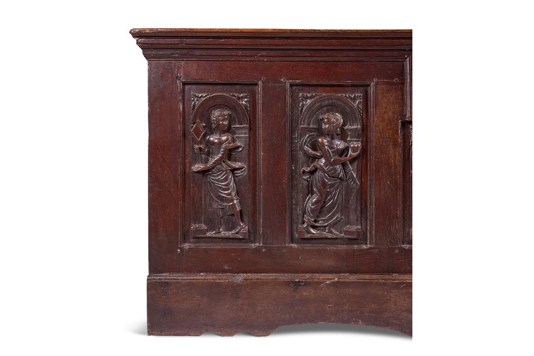 AN OAK COFFER, FLEMISH, 16TH CENTURY - Image 4 of 6