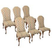 A SET OF SIX WALNUT DINING CHAIRS, IN GEORGE I STYLE, FIRST HALF 20TH CENTURY