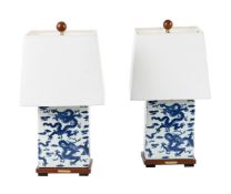 A PAIR OF BLUE AND WHITE CERAMIC TABLE LAMPS, MODERN, BY RALPH LAUREN