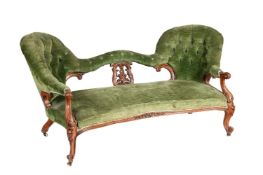 A VICTORIAN WALNUT FRAMED SETTEE OR SOFA, THIRD QUARTER 19TH CENTURY