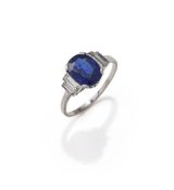 AN ART DECO SAPPHIRE AND DIAMOND RING