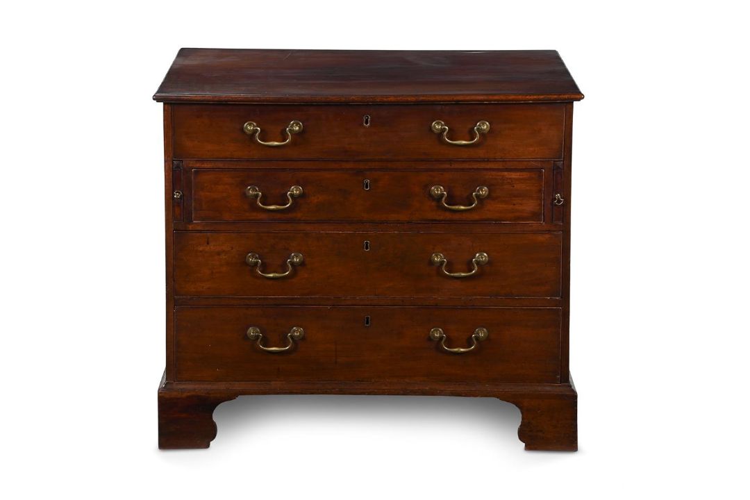 A GEORGE III MAHOGANY DRESSING CHEST OF DRAWERS, CIRCA 1780 - Image 1 of 3