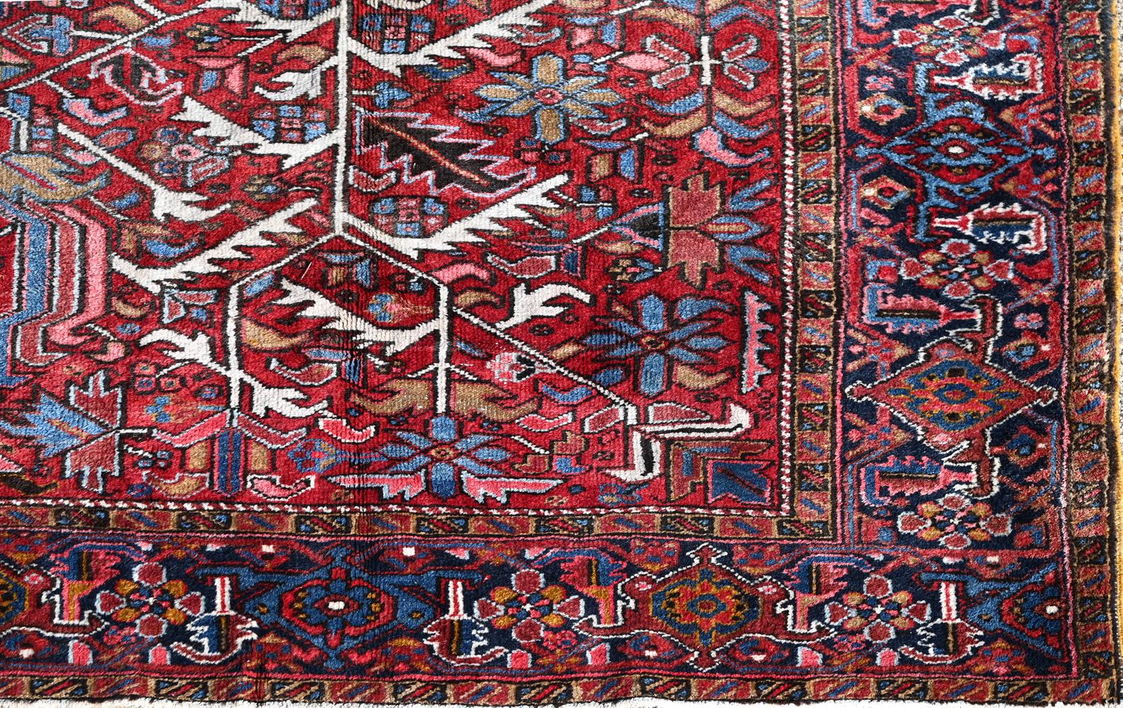 A HERIZ CARPET, approximately 420 x 312cm - Image 3 of 3