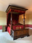 A WILLIAM IV MAHOGANY AND PARCEL GILT FOUR POST BED, POSSIBLY SCOTTISH, CIRCA 1835
