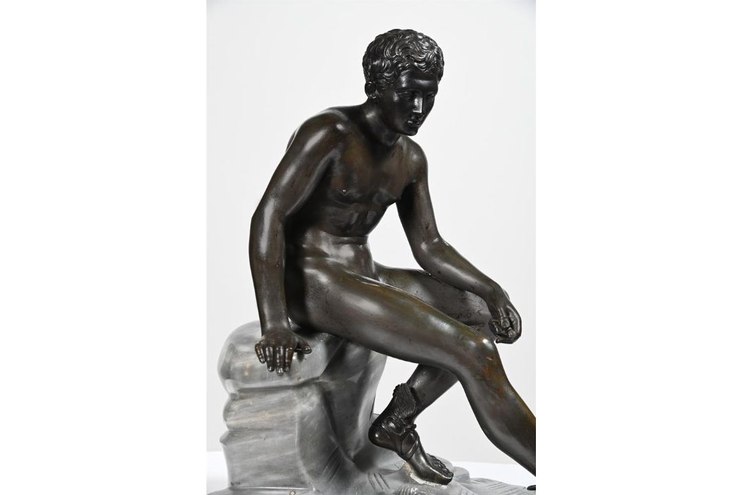 AFTER THE ANTIQUE, A BRONZE FIGURE OF MERCURY SEATED ON A MARBLE BASE, LATE 19TH CENTURY - Image 4 of 4