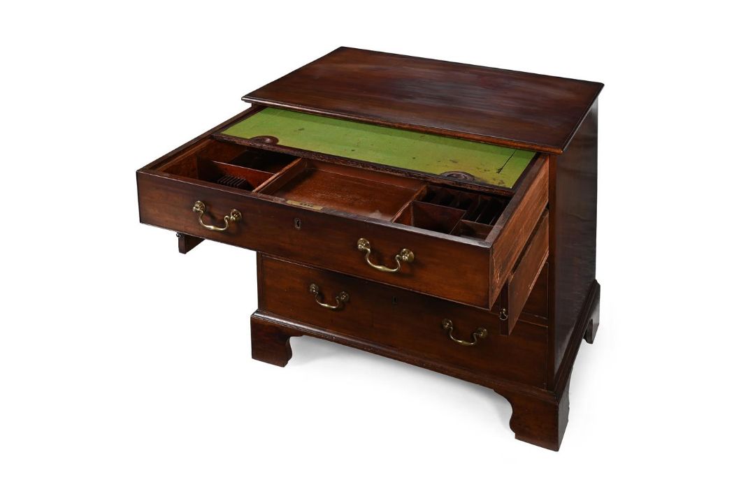 A GEORGE III MAHOGANY DRESSING CHEST OF DRAWERS, CIRCA 1780 - Image 3 of 3