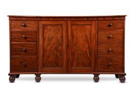 Y A REGENCY MAHOGANY LOW CLOTHES PRESS, BY GILLOWS, CIRCA 1820