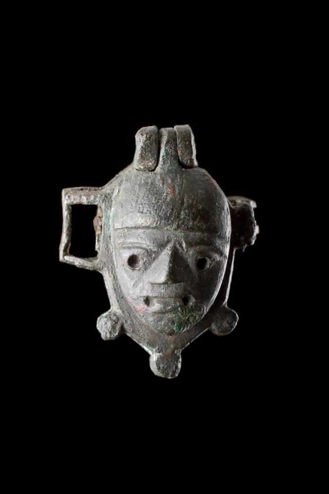 AN ANCIENT BRONZE CELTIC PADLOCK, 1ST TO 2ND CENTURY AD