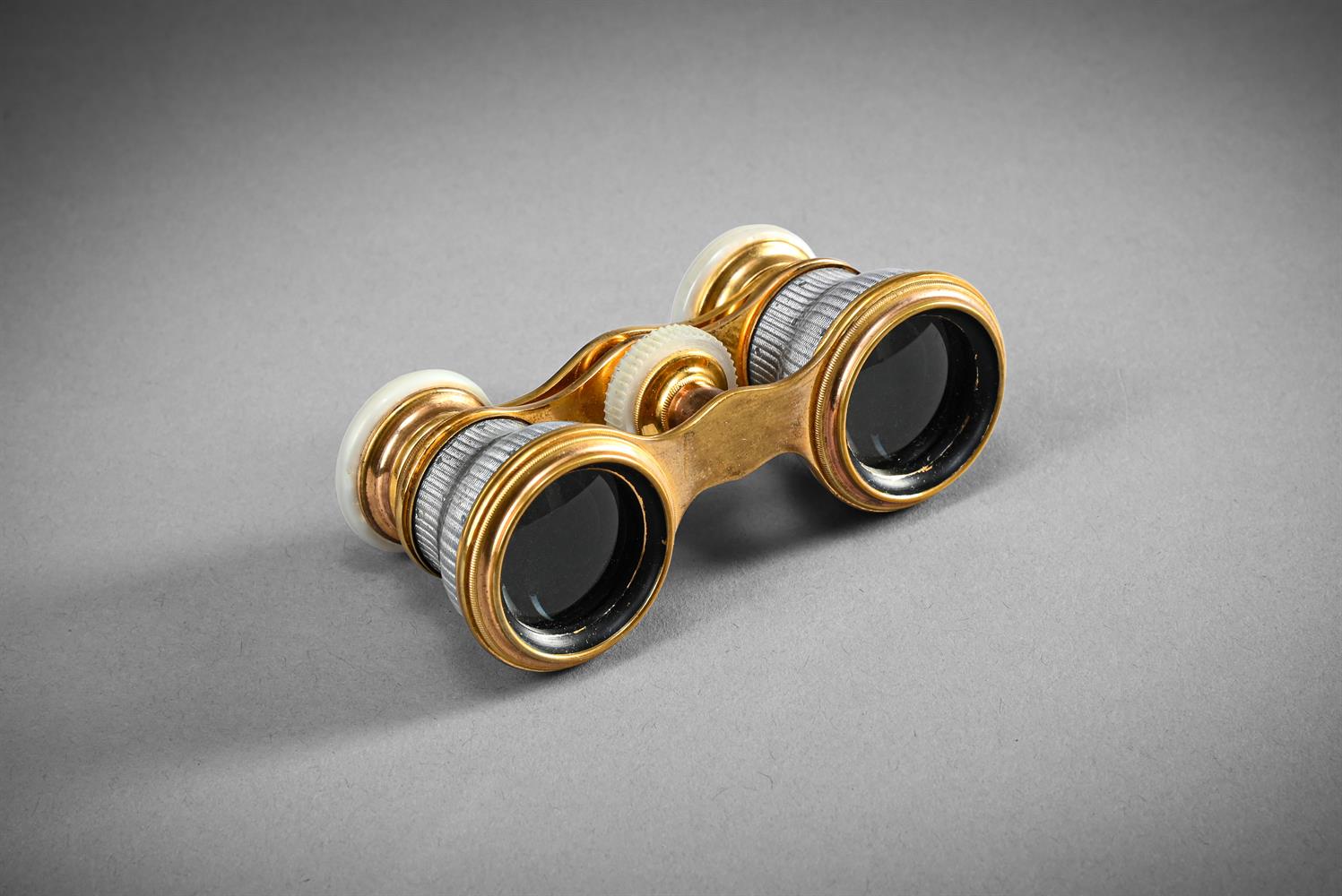 Y A PAIR OF MOTHER-OF-PEARL AND ENAMEL OPERA GLASSES - Image 2 of 2
