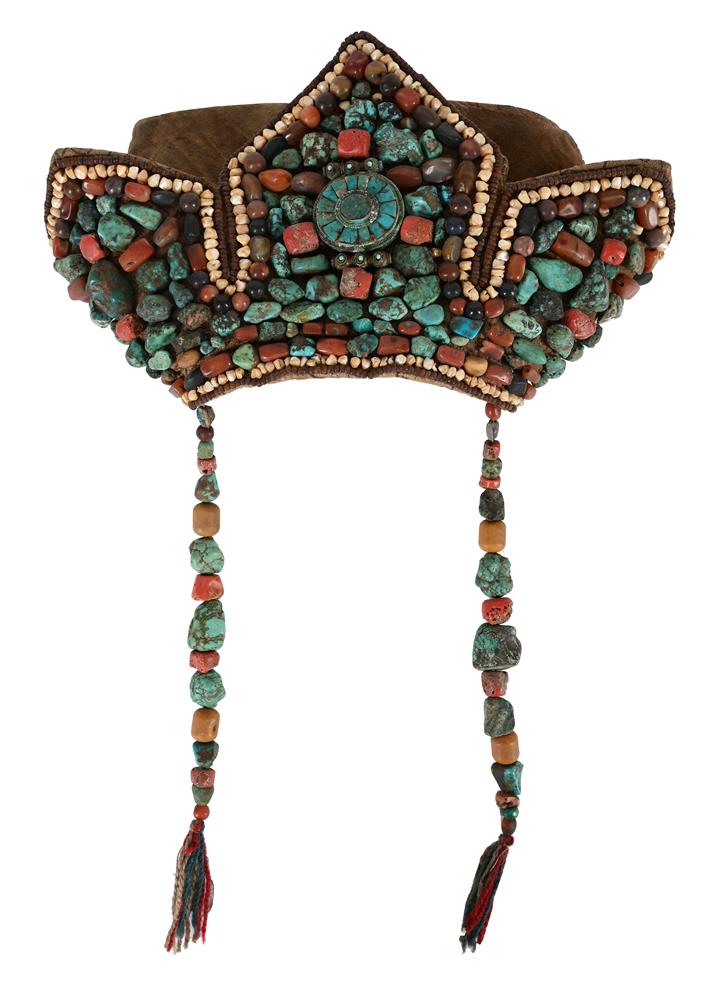 A CEREMONIAL HEADDRESS, COLLAR AND CUFFS, 20TH CENTURY, TRANS HIMALAYAN REGION - Image 4 of 16