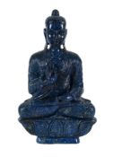 A LARGE LAPIS LAZULI MODEL OF A BUDDHA, 20TH CENTURY
