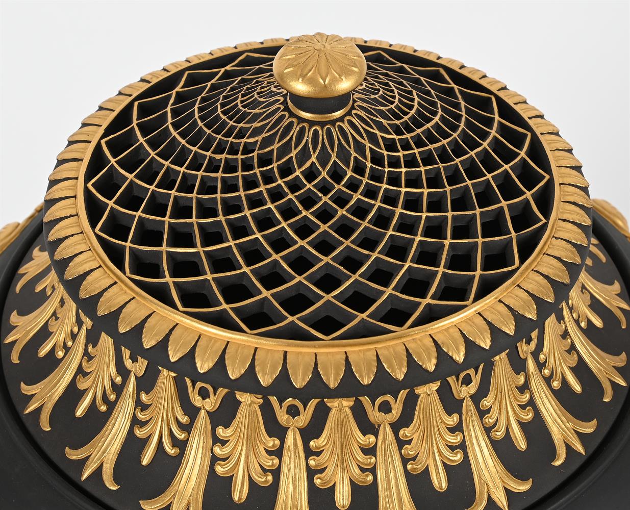 A LIMITED EDITION WEDGWOOD BLACK BASALT AND PARCEL GILT PASTILLE BURNER AND PIERCED COVER - Image 3 of 4