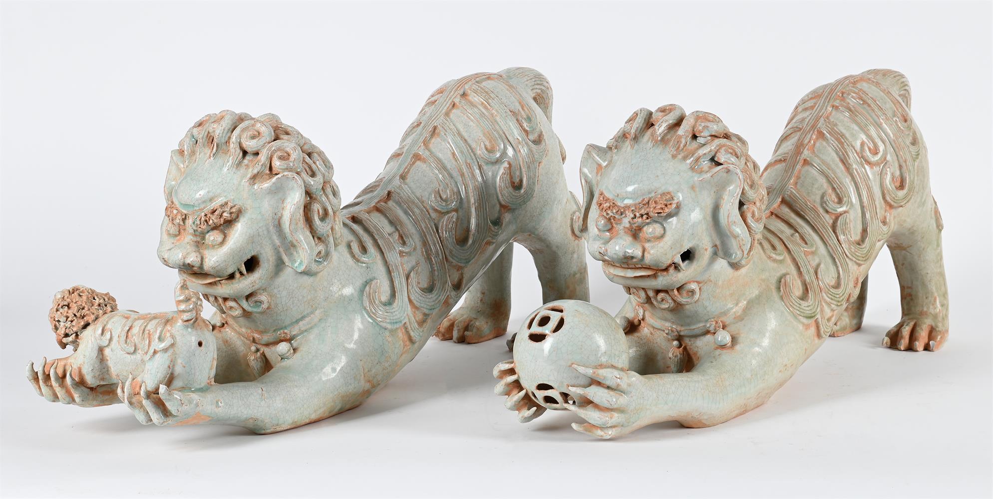 A PAIR OF CHINESE PORCELAIN CELADON GLAZE MODELS OF LIONS WITH A CUB OR A BOCADE BALL20TH CENTURY - Image 2 of 5