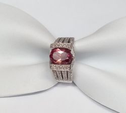 14CT WHITE GOLD OVAL PINK SAPPHIRE & DIAMOND DRESS RING
