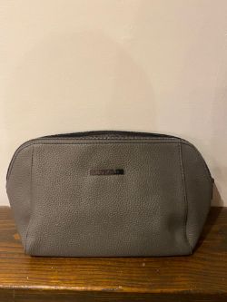 50 X MANKIND DARK GREY TOILETRIES ZIP-UP BAGS MAKE UP GROOMING COSMETICS GIFT SETS RRP£500