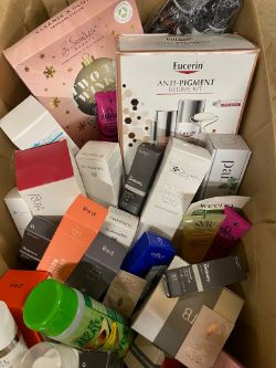 MIXED BRANDED COSMETIC BOX SOLD AS IMAGE (MB3)
