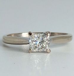 0.40CT PRINCESS CUT DIAMOND RING/WHITE GOLD IN GIFT BOX + VALUATION CERTIFICATE OF £2395