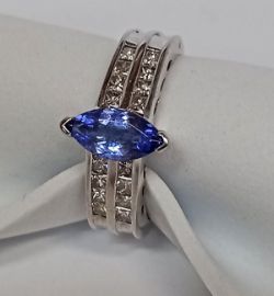 18CT WHITE GOLD MAQUISE 1CT TANZANITE & 0.80CT PRINCESS DIAMOND RING+ VALUATION CERTIFICATE £4495