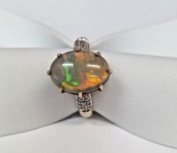 9CT YELLOW GOLD FIRE OPAL & DIAMOND DRESS RING WITH GIFT BOX AND VALUATION CERTIFICATE £1895