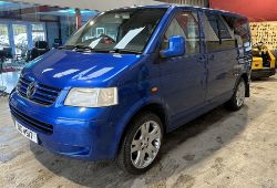 WELL-MAINTAINED 9-SEATER AUTO: 2005 VW TRANSPORTER (NO VAT ON HAMMER)**