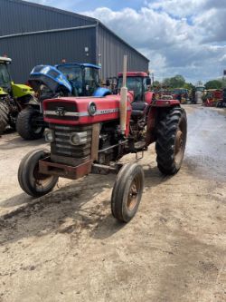 MASSEY FERGUSON 165 TRACTOR.
