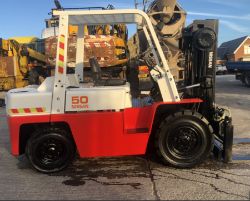 NISSAN FD50,5 TON DIESEL CONTAINER SPEC FORKLIFT
