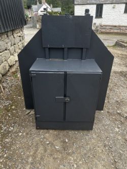 FUNCTIONAL 2000 GALLON DIESEL STORAGE TANK WITH ELECTRIC PUMP