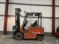2003 NISSAN QP02L25U