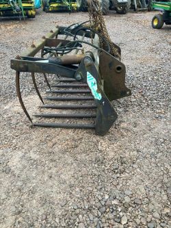ALBUTT DUNG GRAB TO FIT MANITOU.