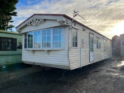 VINTAGE CHARM: 2002 WILLERBY GRANADA 2BR STATIC CARAVAN