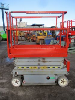 VERSATILE ACCESS: SKYJACK SJ3219, 7.8M WORKING HEIGHT