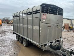 ONE OWNER, MANY JOURNEYS: 2016 HUDSON LIVESTOCK TRAILER