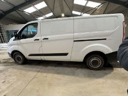 EFFICIENT WORKHORSE: 2019 FORD TRANSIT CUSTOM, WELL-MAINTAINED