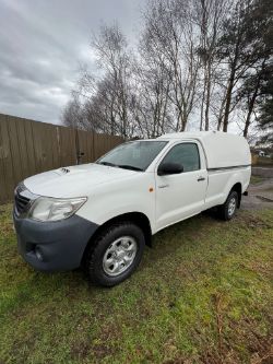 2014 TOYOTA HILUX SINGLE CAB PICKUP ONLY 42K 4WD PICK UP
