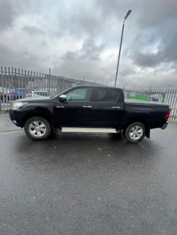 TOYOTA HILUX ICON 2X4 4X4 + DIFF LOCK 2 KEYS