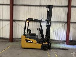 ELECTRIC - 3 WHEELS CAT LIFT TRUCKS EP20NT
