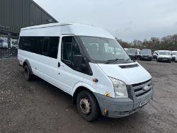 SPACIOUS 57 PLATE FORD TRANSIT 17-SEATER MINI BUS: READY FOR ADVENTURE