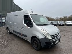 MASTERING THE ROAD: RENAULT MASTER LM35 2.3 DCI - MOTED AND MOTIVATED