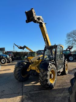 CAT TH406C TELEHANDLER.