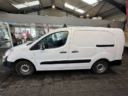 PEUGEOT PARTNER BERLINGO L2: SPACIOUS 5-SEATER CREW, ULEZ COMPLIANT, FULLY SERVICED