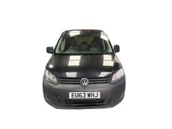 SMOOTH OPERATOR: 63 PLATE VW CADDY C20 MAXI BLACK PANEL VAN >>--NO VAT ON HAMMER--<<