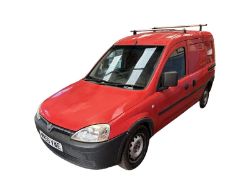 RED PANEL VAN DELIGHT: 2010 VAUXHALL COMBO, PARKING SENSORS INCLUDED >>--NO VAT ON HAMMER--<<