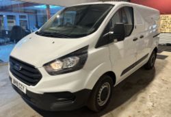 SPOTLESS WORKHORSE: EURO 6 TRANSIT CUSTOM PANEL VAN