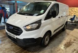 **(ONLY 82K MILEAGE)** IMPECCABLE CONDITION: 69 PLATE FORD TRANSIT CUSTOM - NO VAT ON HAMMER