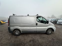 131K MILES - EFFICIENT CARGO CARRIER: VAUXHALL VIVARO 2.0 CDTI M9R - NO VAT ON HAMMER