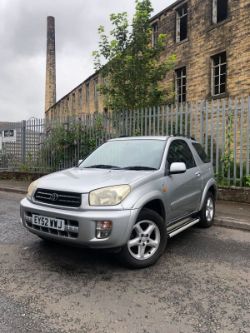 2002 TOYOTA RAV4: CLEAN, FULLY LOADED, LONG MOT