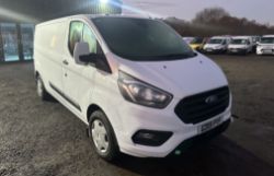 ONLY 37K MILES: 2019 FORD TRANSIT CUSTOM 300 L2 DIESEL FWD 2.0 ECOBLUE LOW ROOF VAN - MOT: MAY 2024