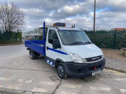 FLATBED MAJESTY: 2011 IVECO DAILY - 13FT TWIN WHEEL - NO VAT ON THE HAMMER!