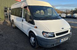 >>--NO VAT ON HAMMER--<< WHITE WONDER: IMMACULATE 55 PLATE FORD TRANSIT MINIBUS